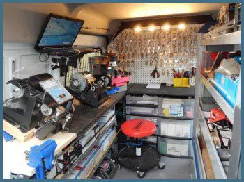 Safe Key Shop Orlando, FL 407-552-4015 - 2-mobile-locksmith